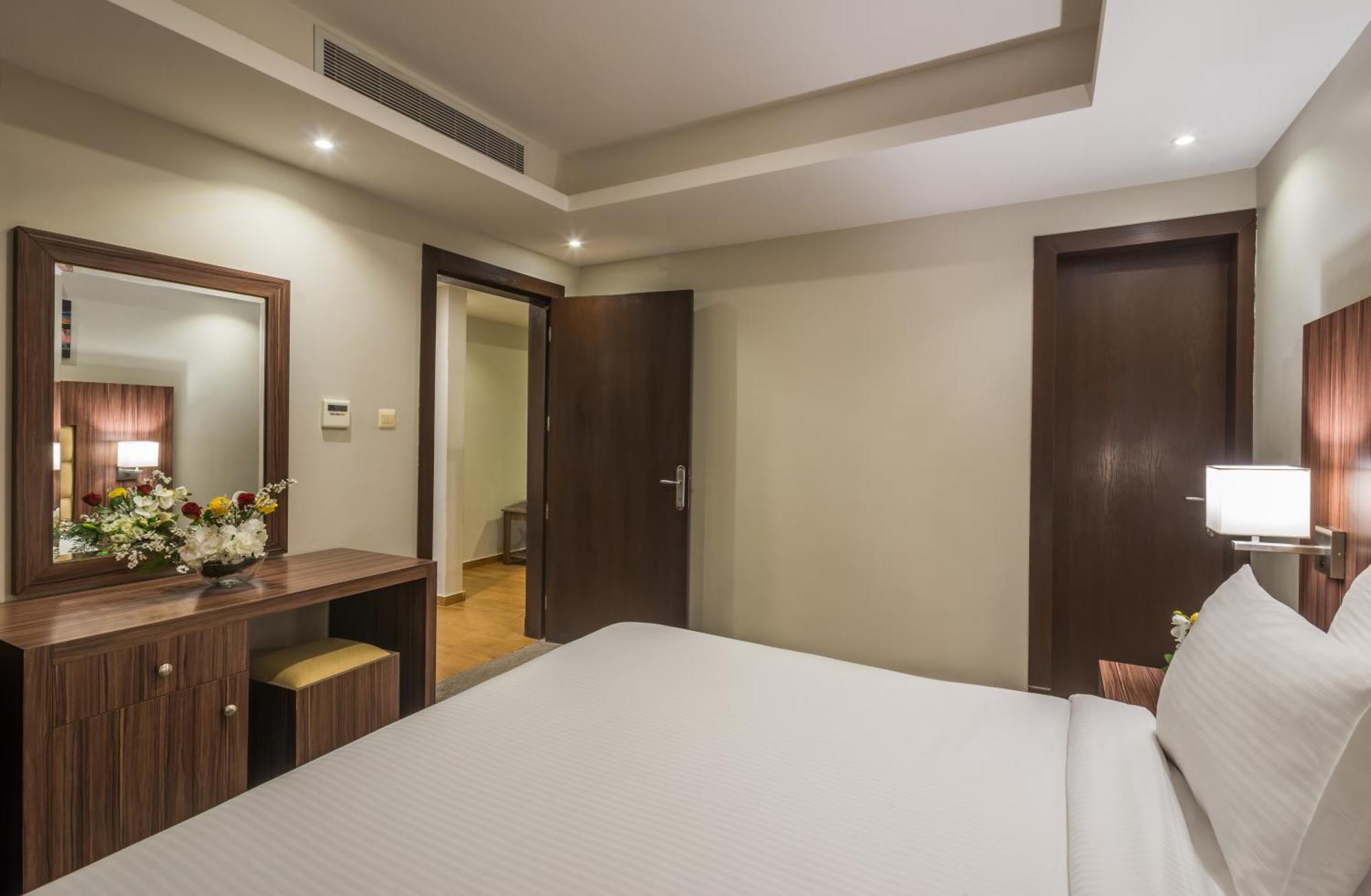 Myrtle Hotel Al Shohadaa Рияд Екстериор снимка